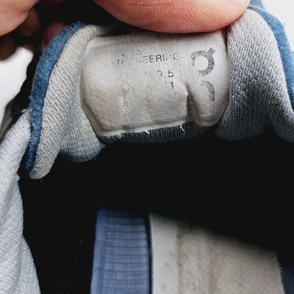 OnCloud Women 9.5 Comfy Running Shoe - Picture 7 of 10